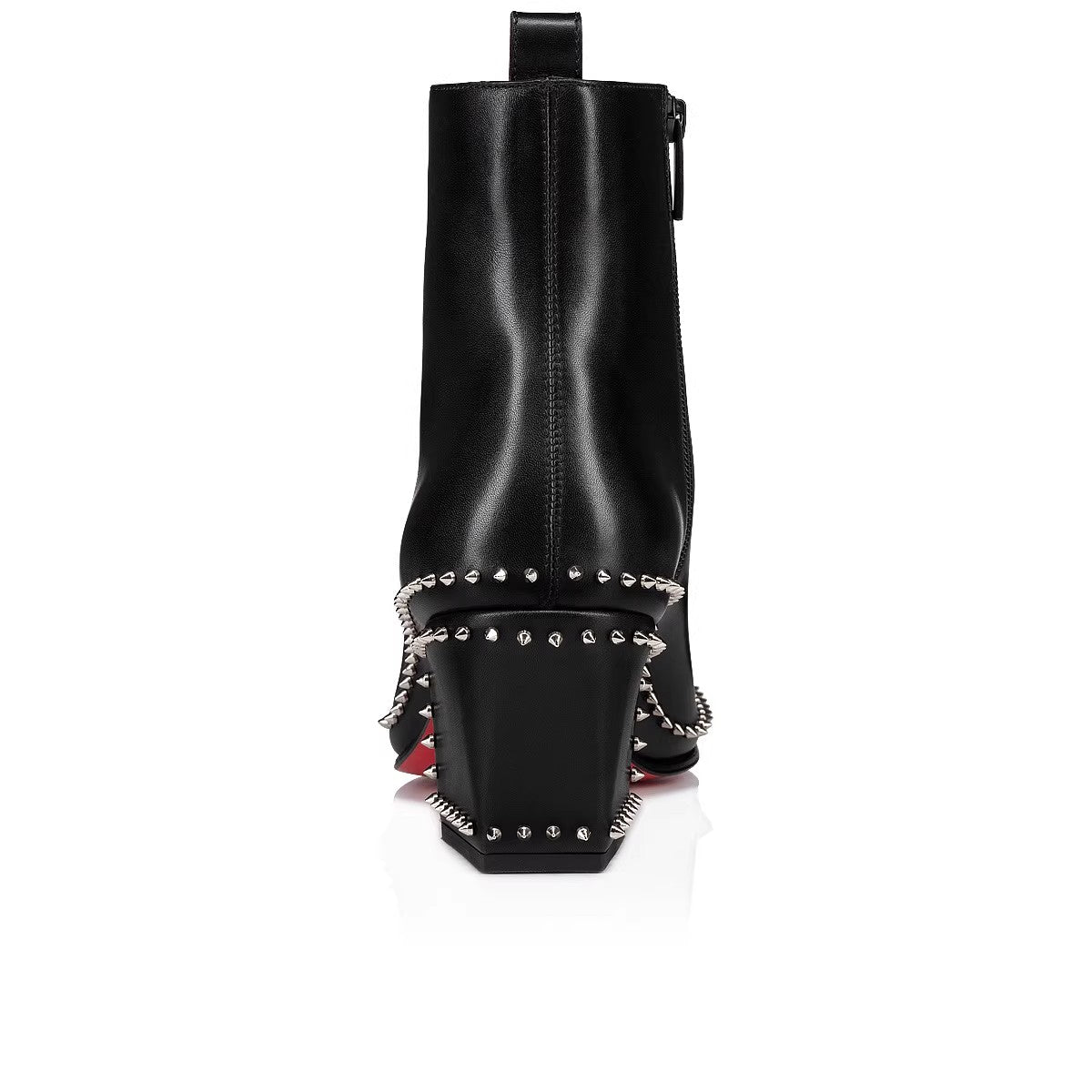 Nietengeschmückte Ankle Boots mit roter Sohle
