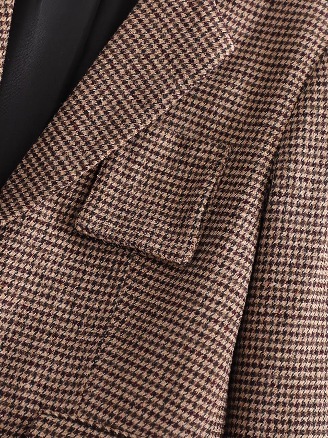 Oversized Check Blazer – Pre-Fall Statement Piece