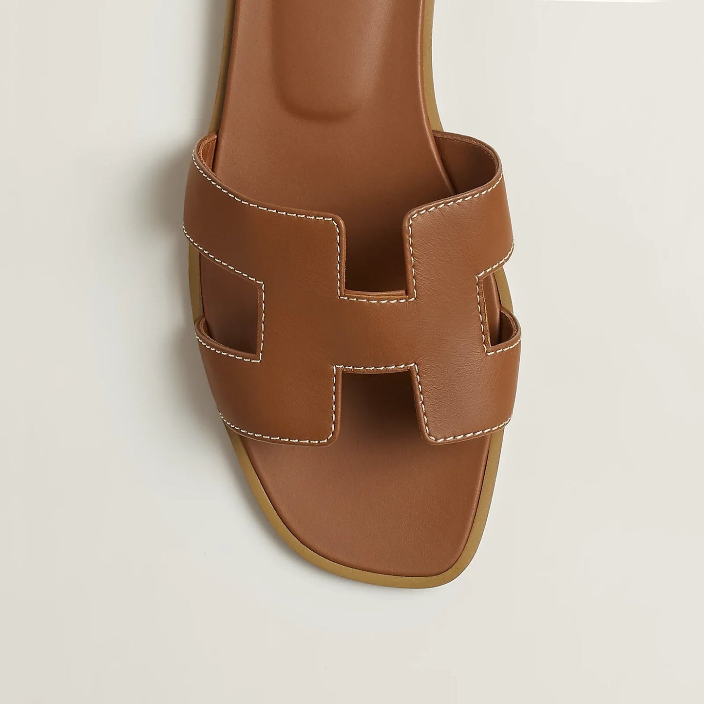 Klassische Leder-Slides Minimal Chic
