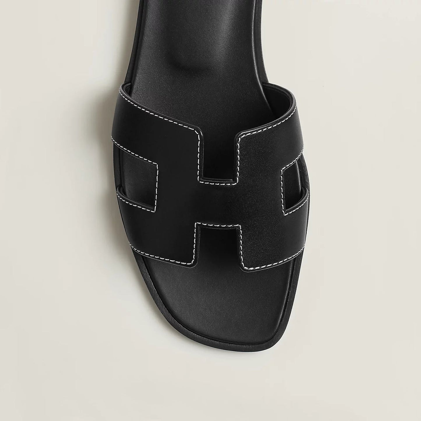 Klassische Leder-Slides Minimal Chic