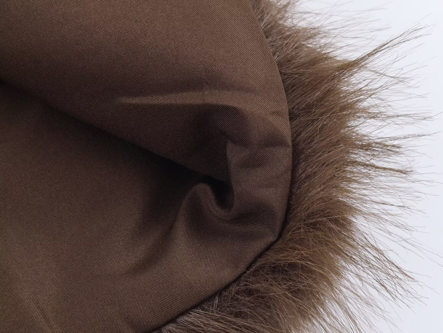 Elegantes Strick-Kleid in Dunkelbraun