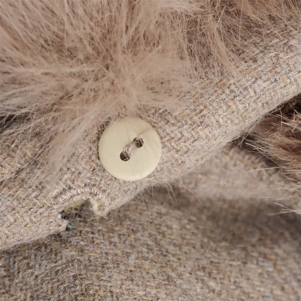 Eleganter Wollmantel mit Kunstfellkragen – Langer Mantel mit Bindegürtel