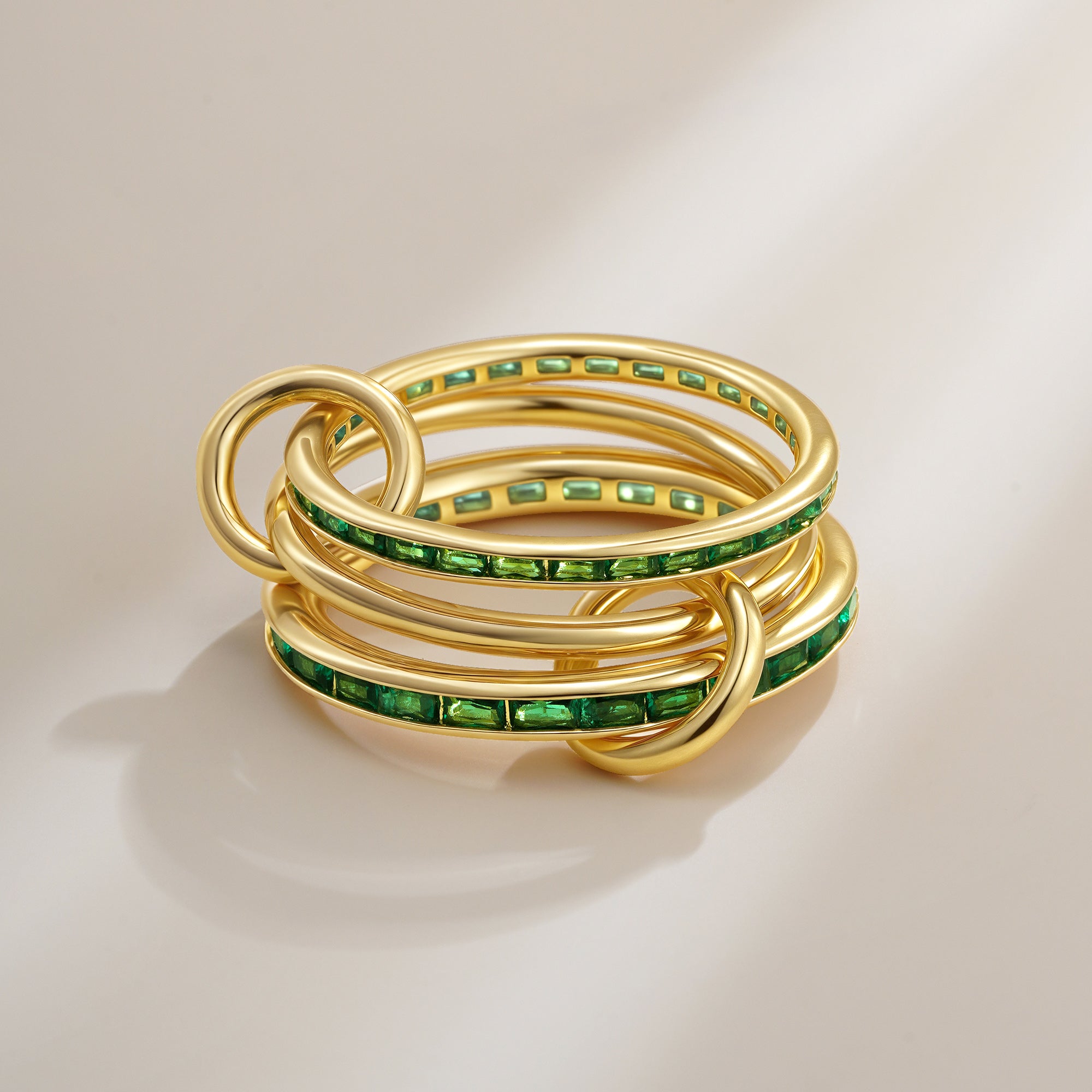 Goldener Ring "Emerald Links"