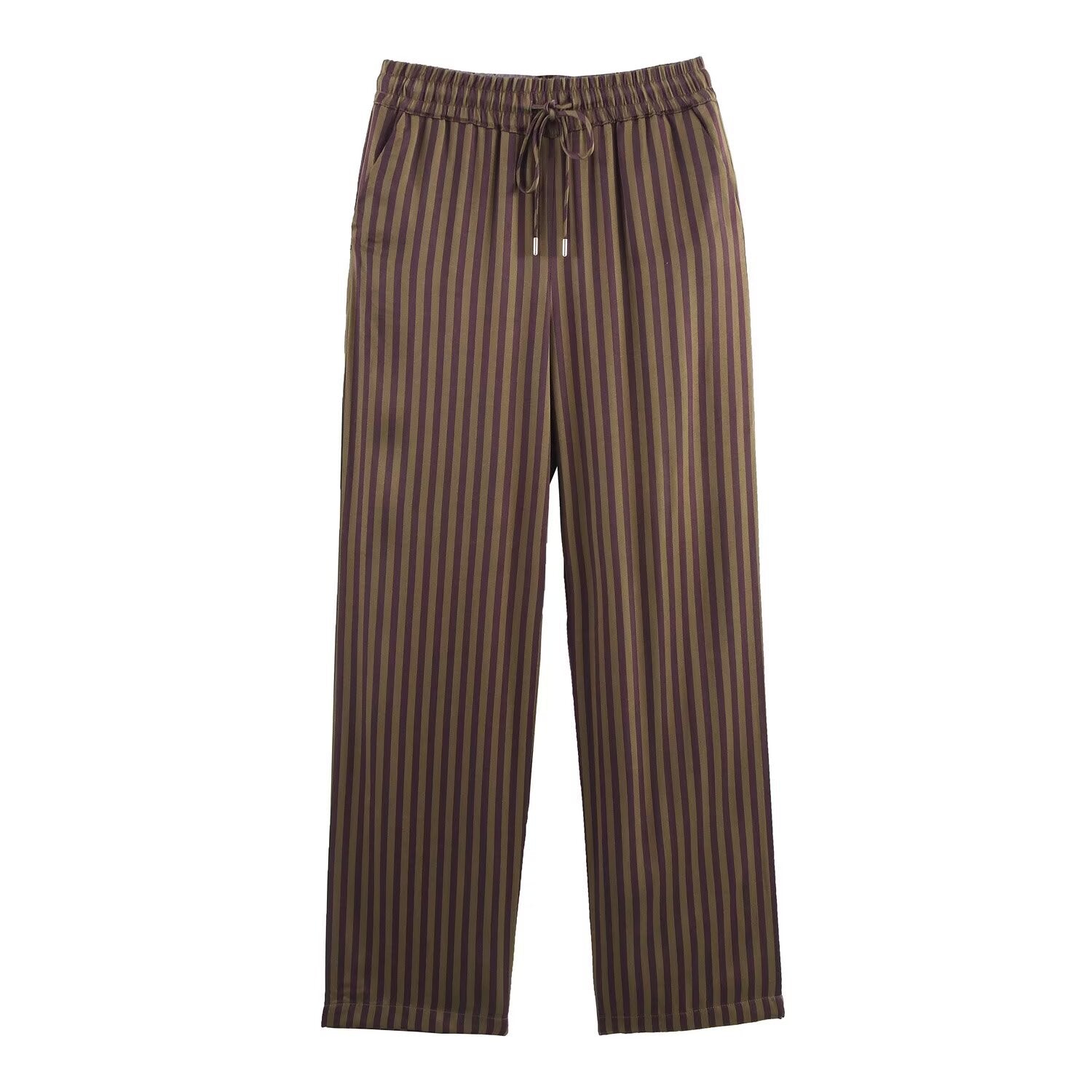 Lässiger Zweiteiler mit Streifen