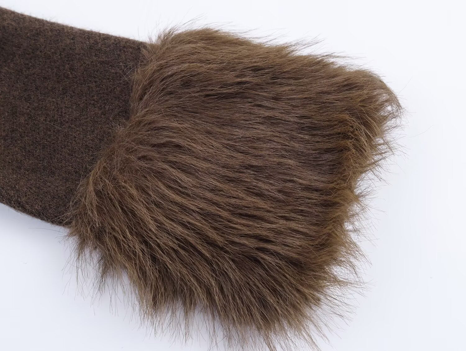 Elegantes Strick-Kleid in Dunkelbraun