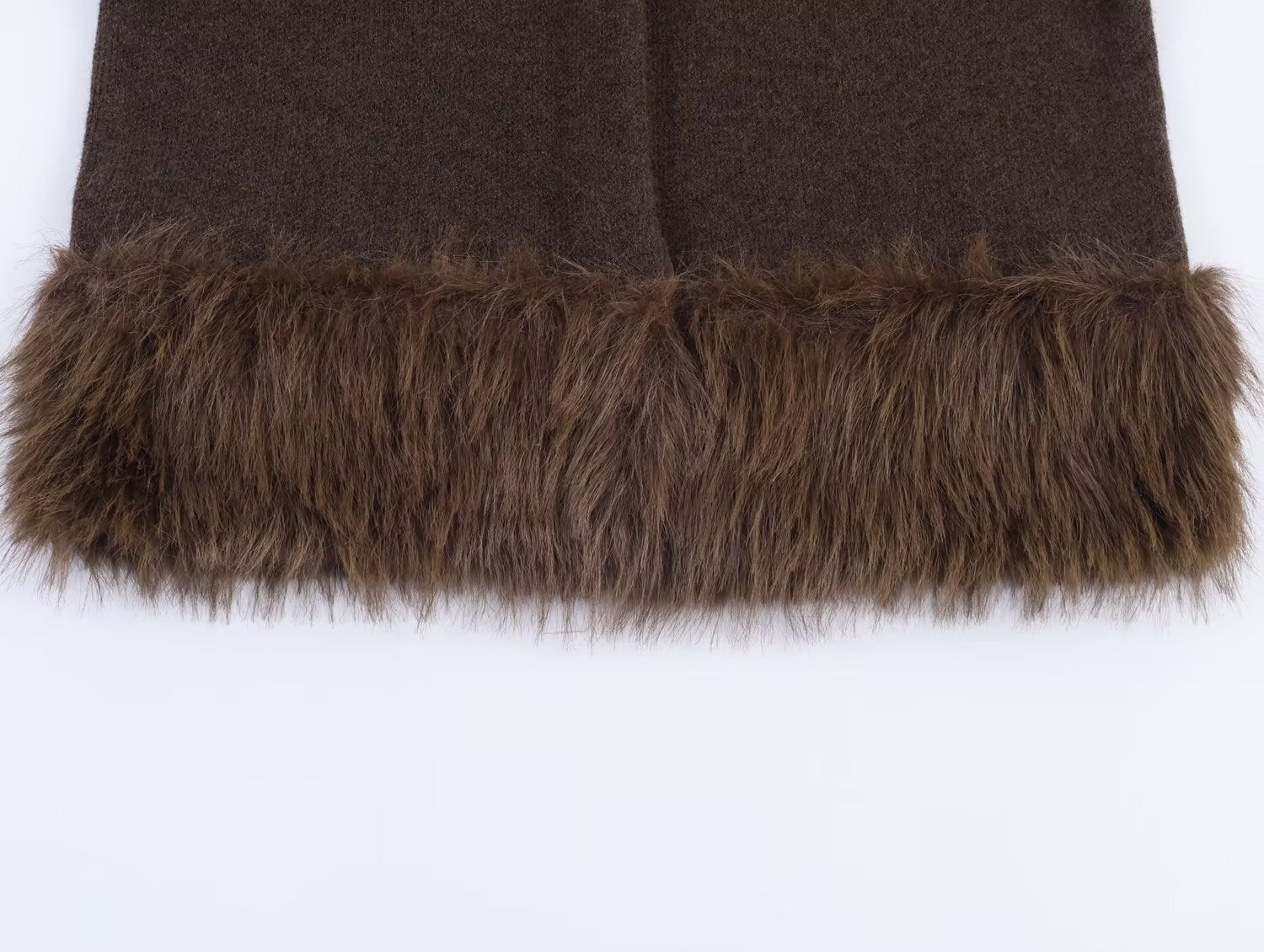 Elegantes Strick-Kleid in Dunkelbraun