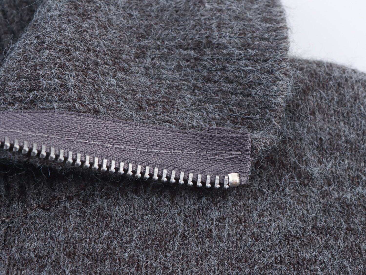 Luxuriöser Strickpullover mit halbem Reißverschluss – Pullover im Designer-Look