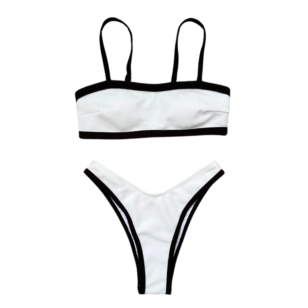 Sleek Chic Bikini: Stilvolles Design in Schwarz-Weiß