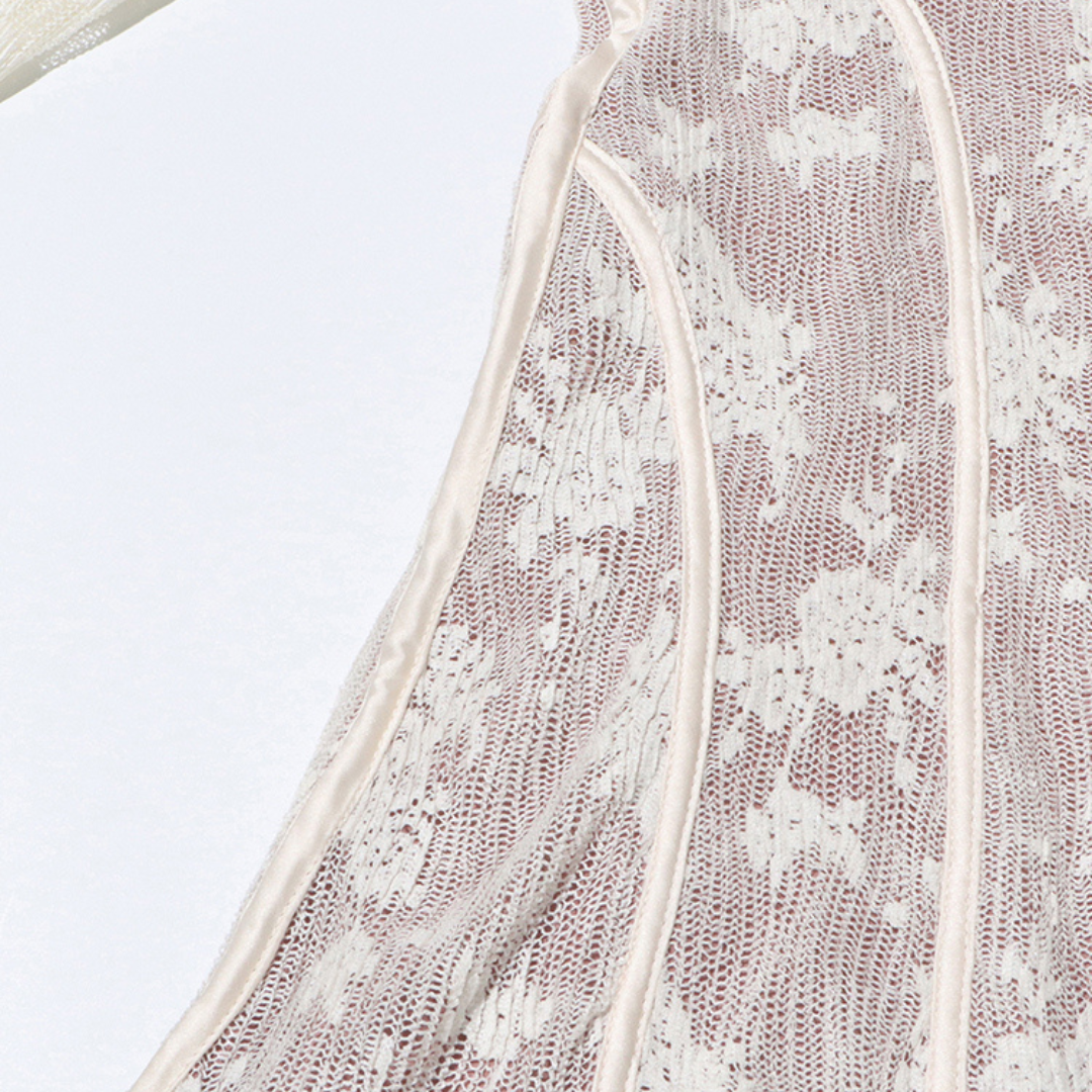 LaceWhisper - Weißes Spitzenkleid