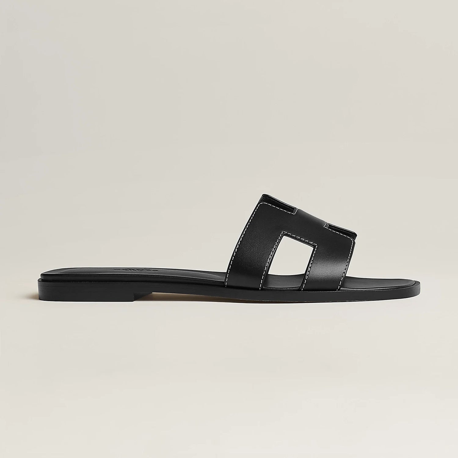 Klassische Leder-Slides Minimal Chic
