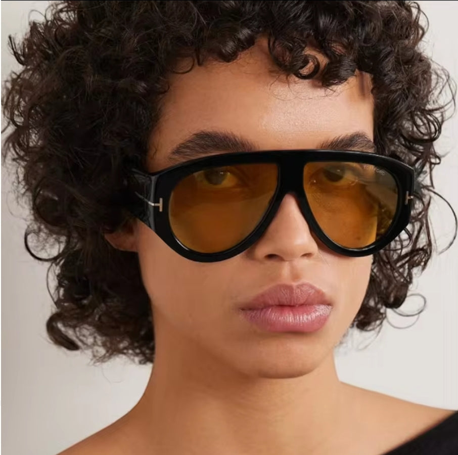 Tomy Brille