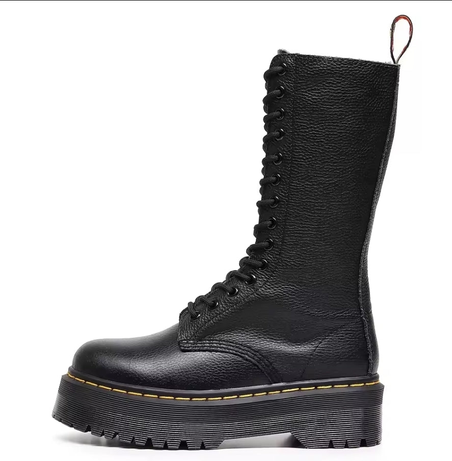 Docs hohe Stiefel