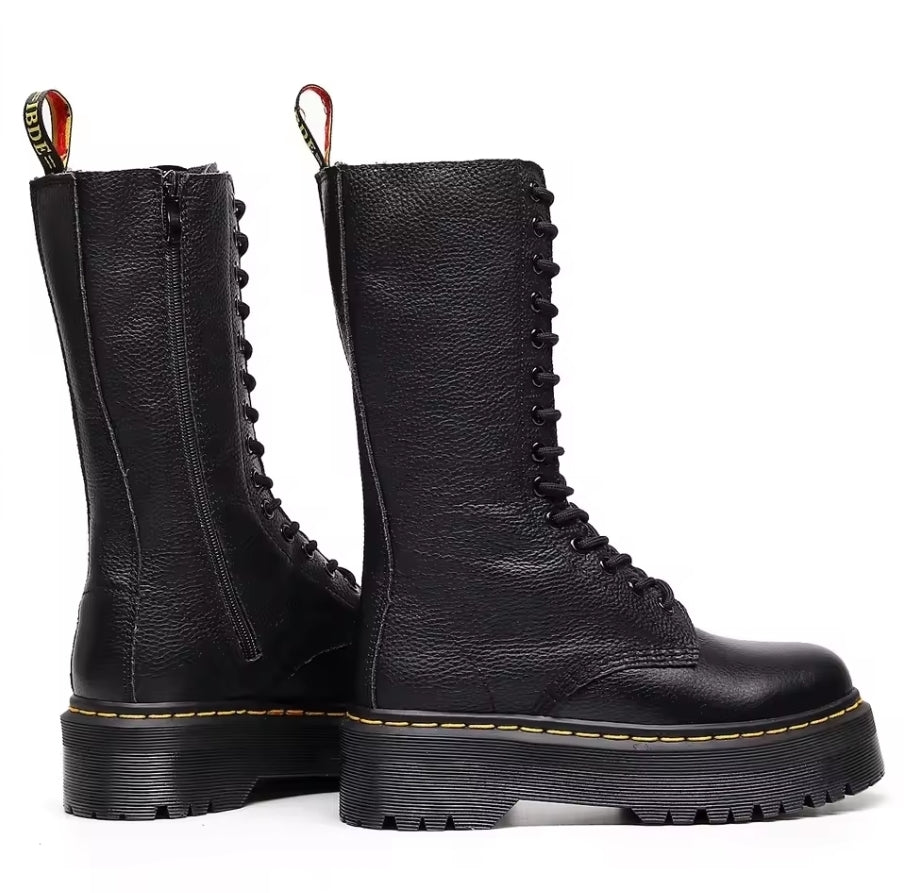 Docs hohe Stiefel
